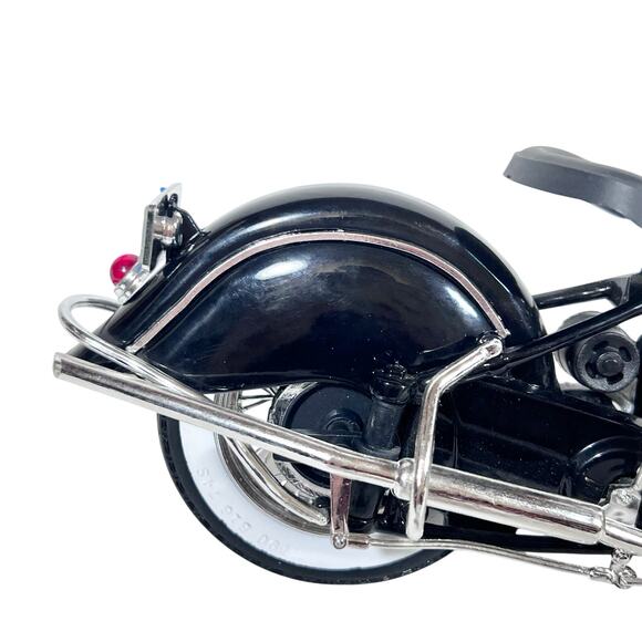 Guiloy 1948 Indian Chief Motorcycle 1/10 Scale Diecast Model Bike Black Chrome - Picture 11 of 16